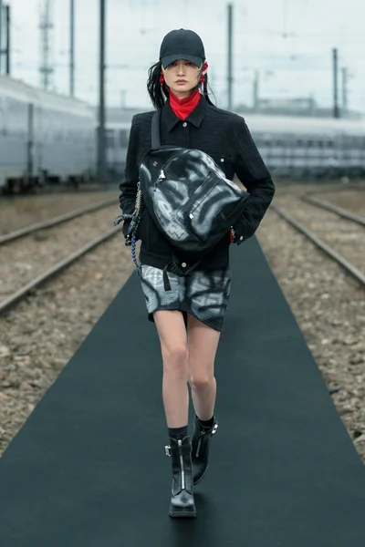 Look 8